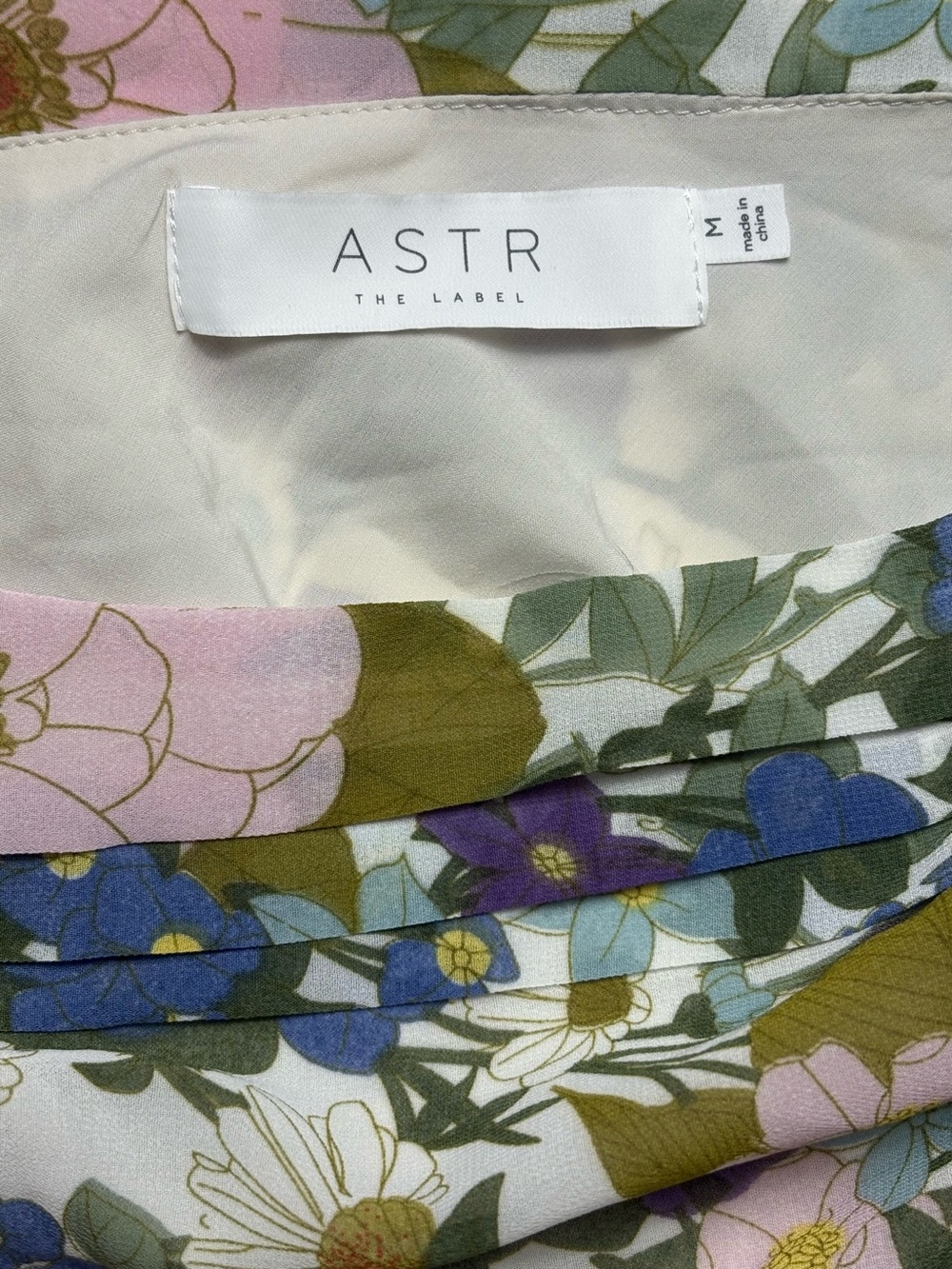 NWT ASTR the Label Santorini Floral One Shoulder Midi Dress Size Medium - Picture 12 of 14